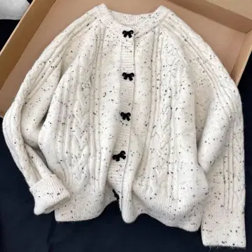 화이트 케이블 니트 가디건