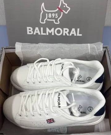 [ 새상품 ] 24.5cm 화이트 스니커즈 발모랄