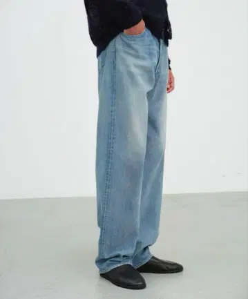 AURALEE SELVEDGE FADED LIGHT DENIM PANTS