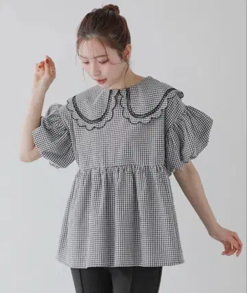 깅엄 스캘럽 옷깃 블라우스