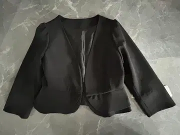 Tiaclasse 블랙 노카라 자켓 볼레로