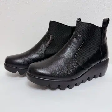 새상품급 힐스아베뉴 웨이브 밑창 사이드 고어 부츠 23cm 블랙