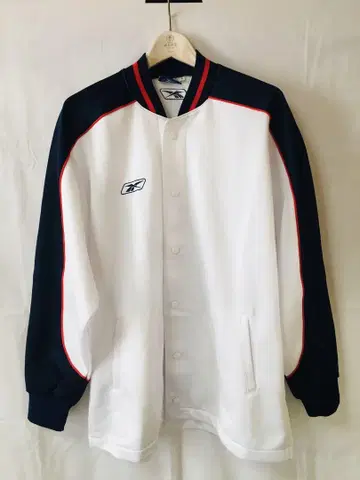 [ 새상품급 ] Reebok 리복 저리 트레이닝 의류 버튼 자켓