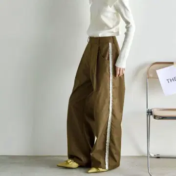 미사용 새상품 the yon 글리터 프린지 사이드 라인 팬츠
