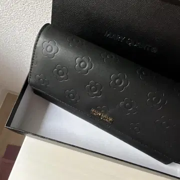MARY QUANT 꽃무늬 엠보싱 장지갑 블랙