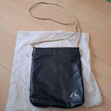 키타무라 숄더백 블랙