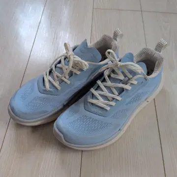 ecco 스카이블루 메쉬 어퍼 스니커즈