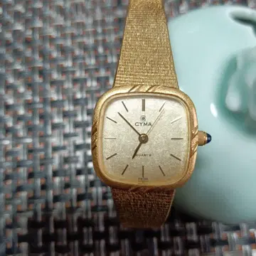 CYMA 골드 스퀘어 쿼츠 손목시계