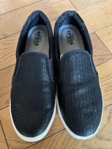 Crocs 블랙 슬립온