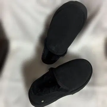 EMU 블랙 스웨이드 무톤 부츠