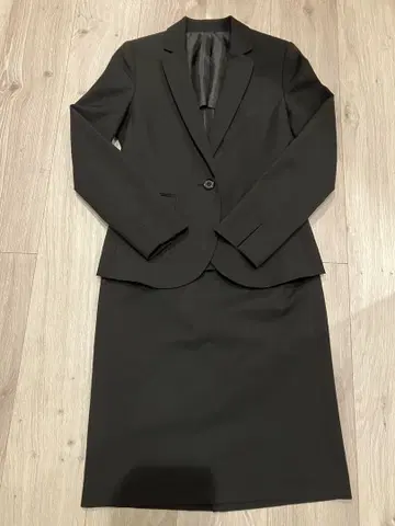 Jayro 블랙 정장 세트 (자켓, 스커트) 새상품급