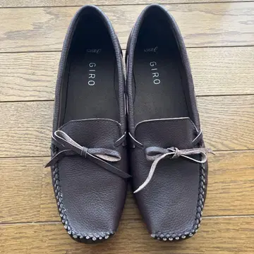 GIRO 다크 브라운 플랫슈즈
