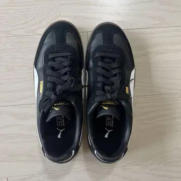 PUMA 블랙 스니커즈