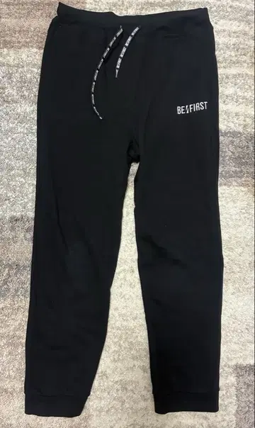 BE:FIRST 블랙 스웨트 팬츠