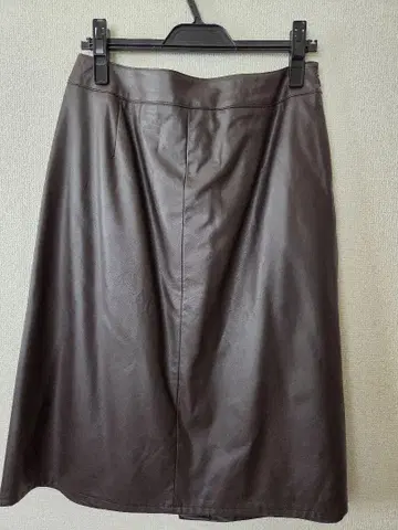 에코 가죽 플레어 스커트 다크 브라운