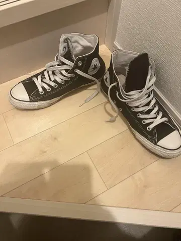 Converse 블랙 하이컷 스니커즈
