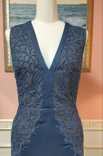 BCBGmaxazria V넥 롱 드레스