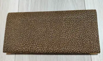 미사용 새상품 볼보네제 이단 접이식 지갑