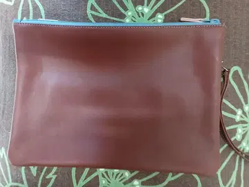 브라운 합성 피혁 지퍼 파우치