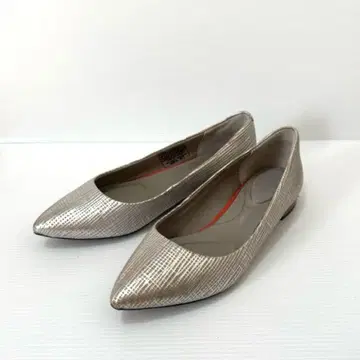 컨디션 최상 ROCKPORT 펌프스 토탈 모션 플랫 22cm
