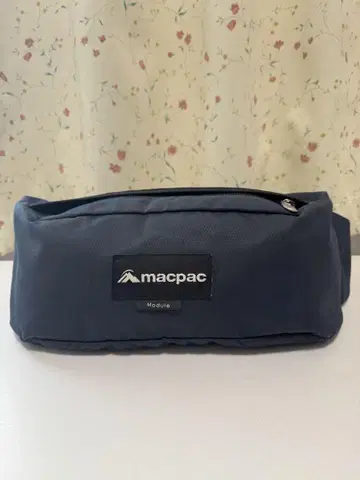 macpac Module 7L 바디백 네이비