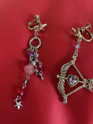 ANNA SUI 별과 활과 화살 디자인 귀찌