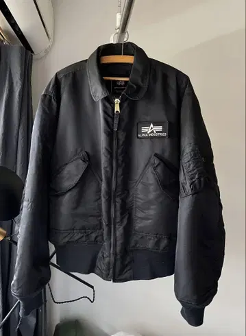 ALPHA INDUSTRIES MA-1 블랙 자켓