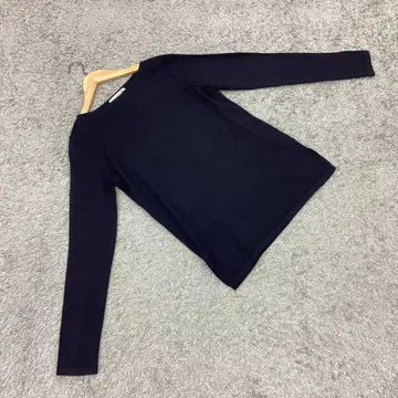 새상품 유니클로 이네스 드 라 프레탕주 콜라보 스웨터 네이비 고품질 (L