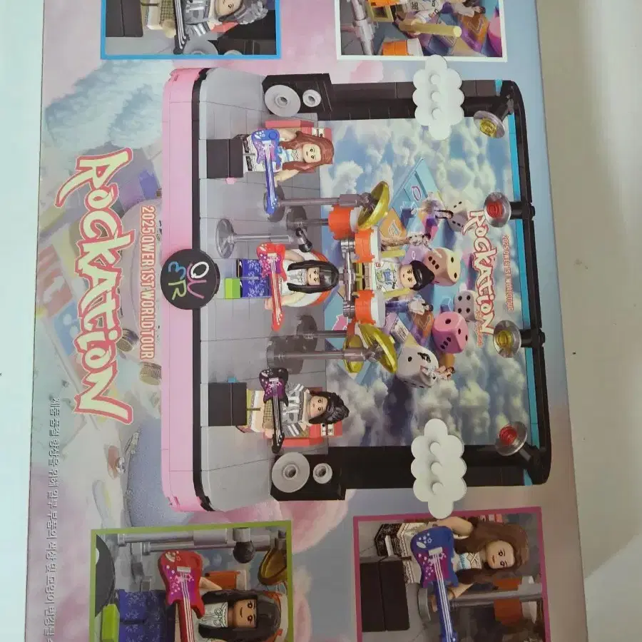 QWER | 큐더블유이알 QWER Lockation Diorama (Limited Edition