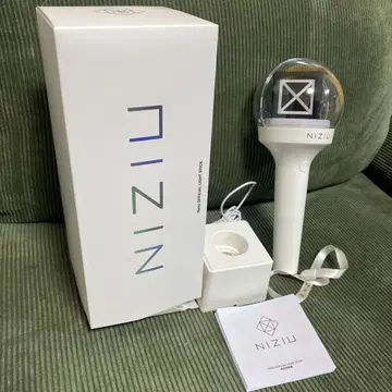 NiziU 응원봉 박스 있음