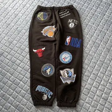 NBA 로고 자수 스웨트 팬츠 블랙 M