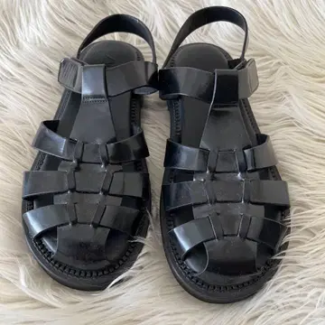 ZARA 블랙 스트랩 샌들