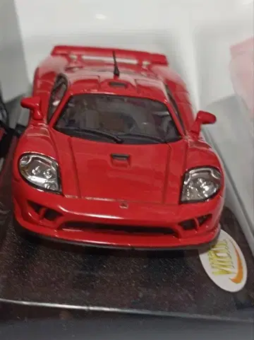 vitesse 1/43 Saleen S7
