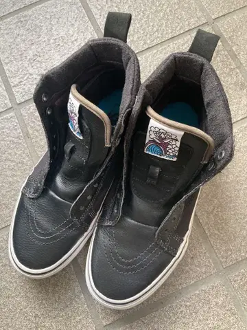Vans Sk8-Hi 블랙 가죽 스니커즈