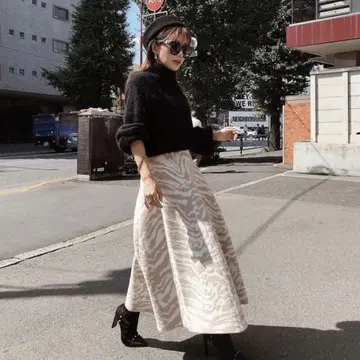 eimy istoire 에이미 제브라 자카드 니트 플레어 스커트 새상품급