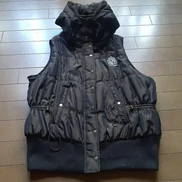 거의 미사용 오즈온 후드 부착 리버서블 다운 베스트 아우터 고딕