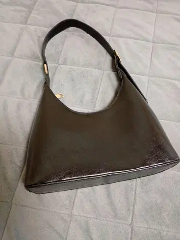 블랙 가죽 핸드백