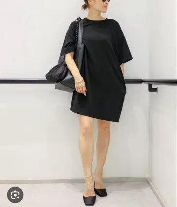 CELERI 미니 드레스 블랙 두지엠 클라세