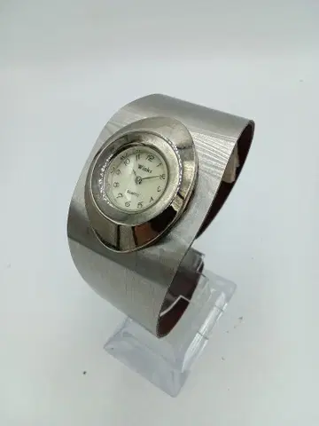 [ Wrist ] 스테인리스풍 뱅글형 손목시계