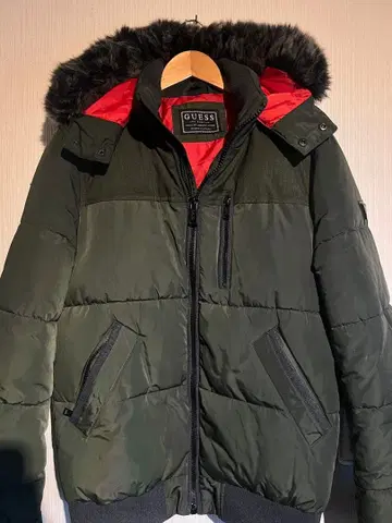 GUESS 올리브 그린 다운 자켓