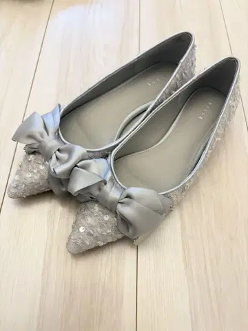 RANDA 실버 리본 플랫슈즈 스틸레토 24.5cm