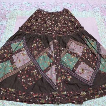 [ 새상품급 ] 핑크하우스 딸기 패치워크 스커트