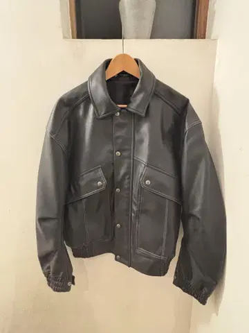 ZARA 인조 가죽 봄버 자켓 블루종 남성용 블랙 s