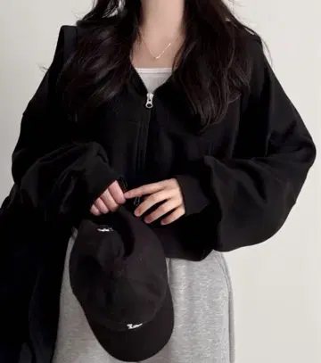 더블 지퍼 후드티 숏 기장 블랙