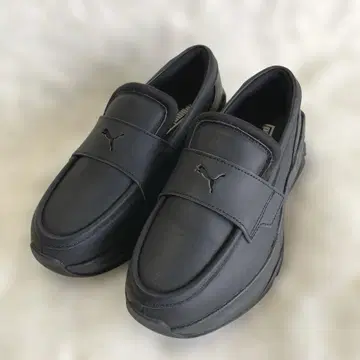 [ 즉시 발송 ] 컨디션 최상 푸마 통굽 로퍼 블랙 24.5cm