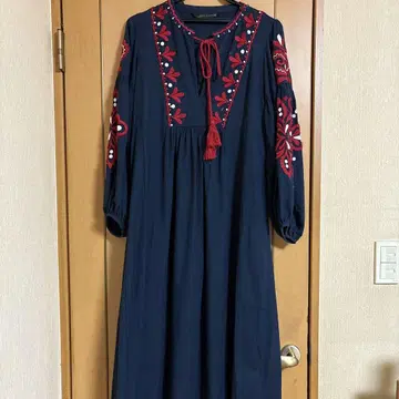 ZARA 네이비 자수 롱 원피스