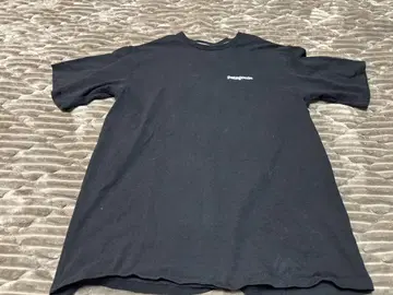 Patagonia 블랙 T셔츠 백 프린트