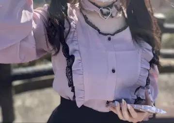 ROJITA 하트버클 체인 블라우스 블랙 핑크