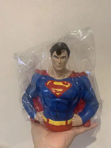 슈퍼맨 피규어 저금통