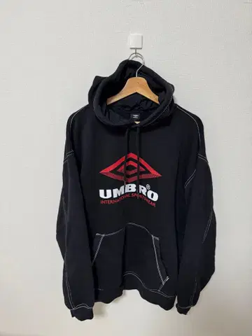 UMBRO 블랙 후드티 후드 부착